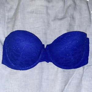 Navy blue VS strapless bra. Comes with both straps